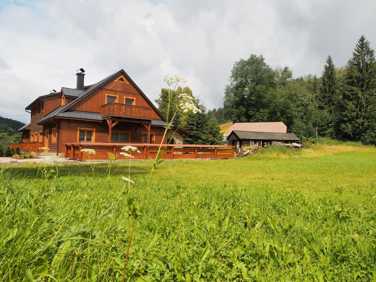 Pod Milonovou Daire Velké Karlovice Dış mekan fotoğraf