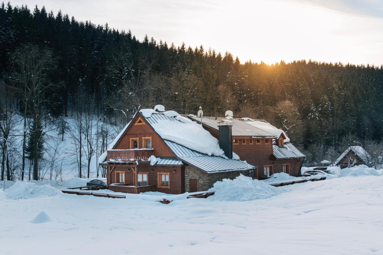 Pod Milonovou Daire Velké Karlovice Dış mekan fotoğraf